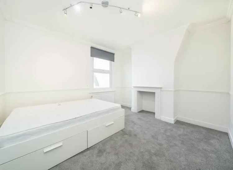 2-Bedroom Apartment Streatham High Road Refurbished