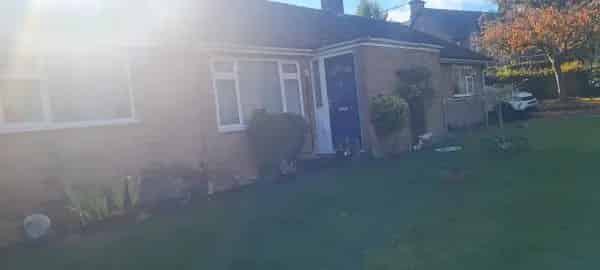 2 Bed Bungalow New Air Source Heating Wetroom Utility Room