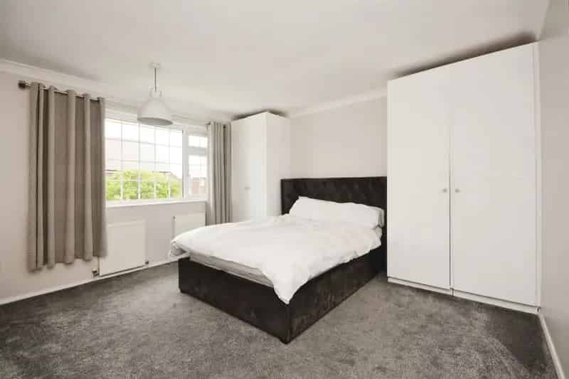 3 Bed House Halstead Modern Kitchen Large Lounge Family Home