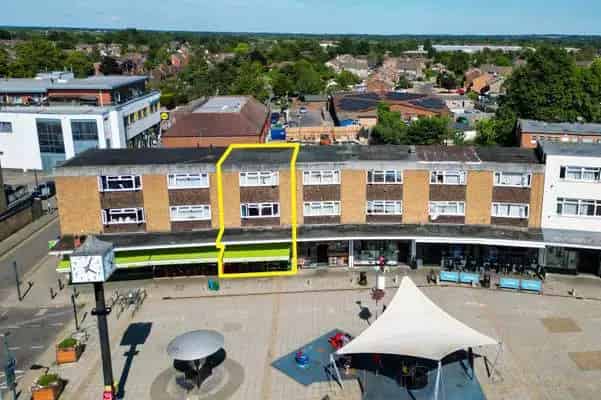 Mixed-Use Investment Property Woodley Reading High Yielding Retail Maisonette