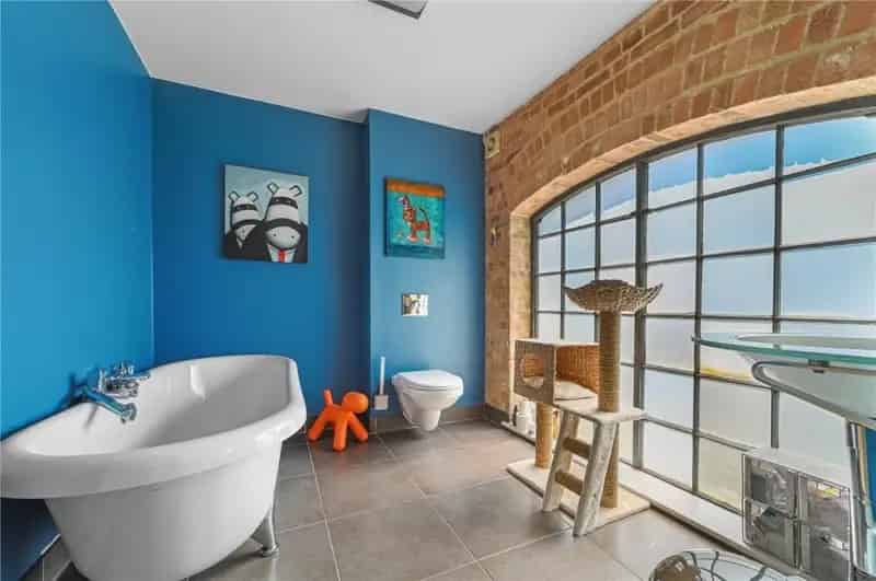 2 Bed Loft Apartment in Converted Victorian Mill