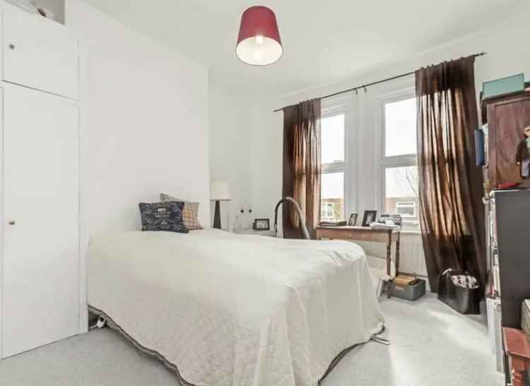 Two Double Bedroom Apartment Near Wimbledon and Raynes Park