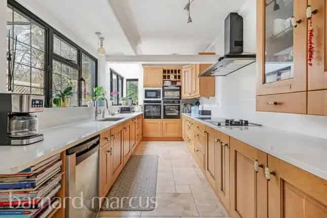 Six Bedroom Detached House Whitgift Estate Croydon