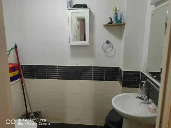 Spacious 3_4 Bed House with Large Garden and Parking