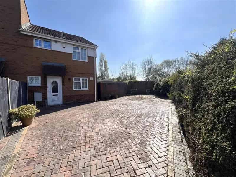 3 Bedroom Semi Detached House For Sale No Onward Chain