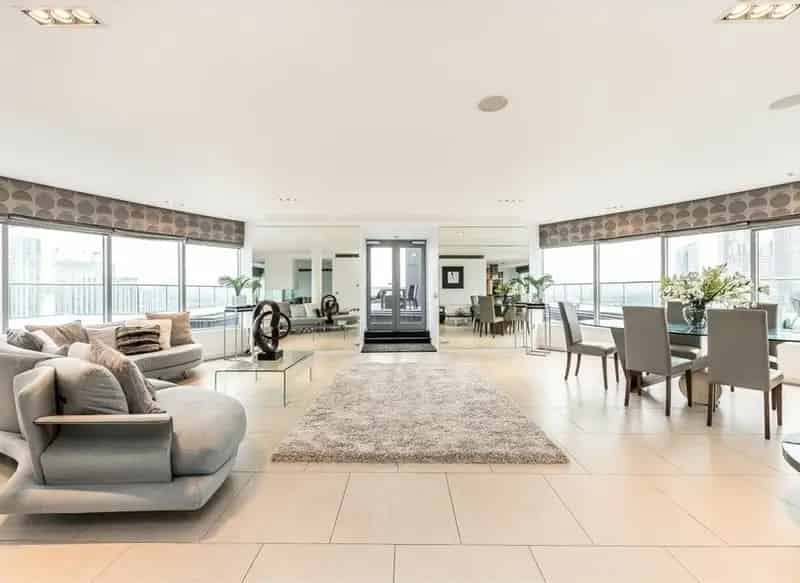 Luxury 3-Bedroom Penthouse Apartment with River Thames Views