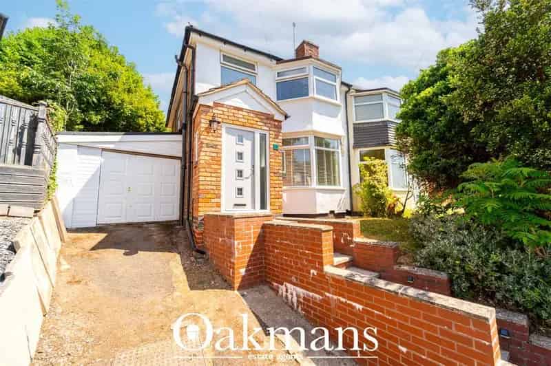 3 Bedroom Semi-Detached House for Sale in Birmingham