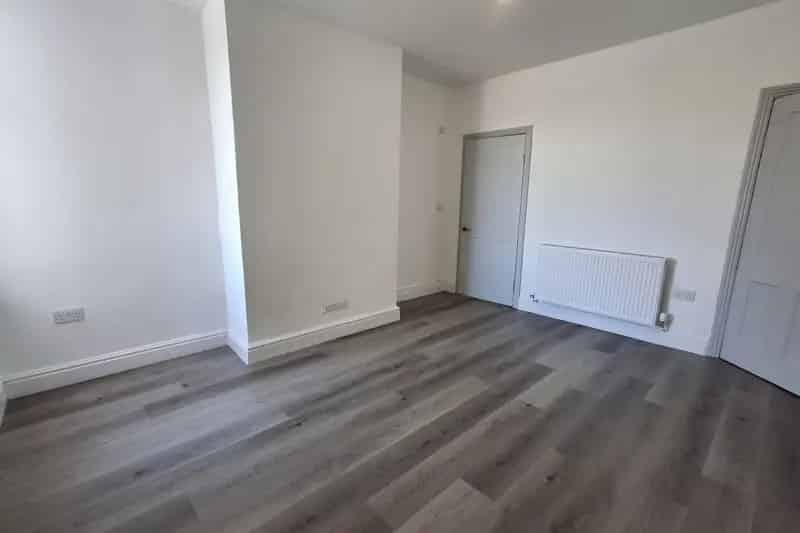 2 Bed Semi Detached House Near Town Centre Zero Deposit Available