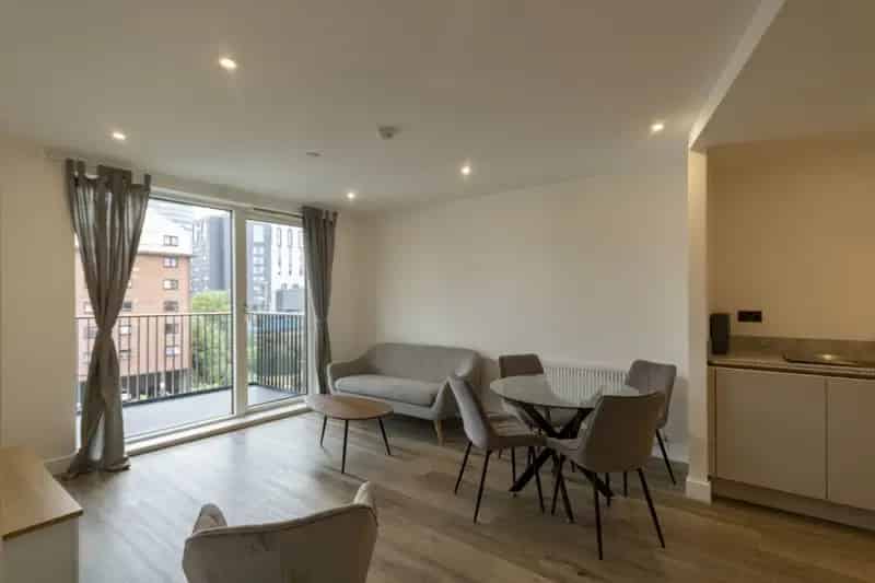 2 Bedroom Flat To Rent Available 08102025