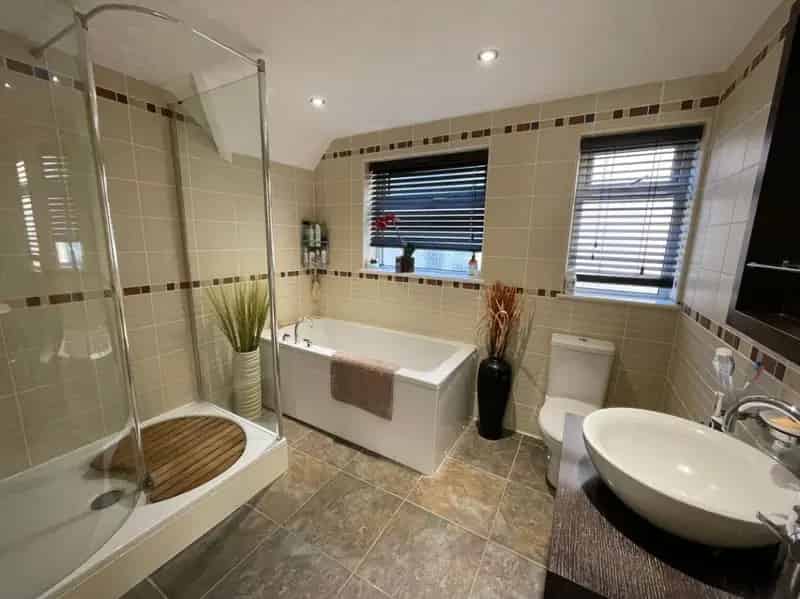 4 Bed Detached House for Sale Near Beach