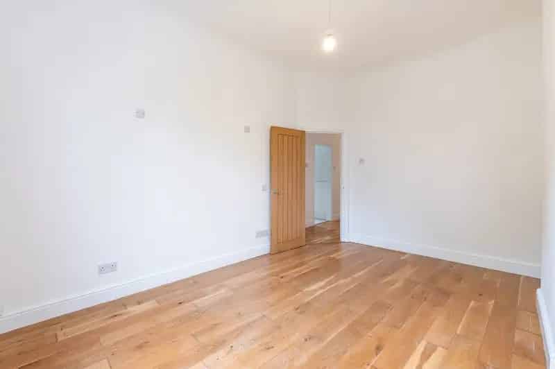 2 Bedroom Flat for Sale in Kensal Rise