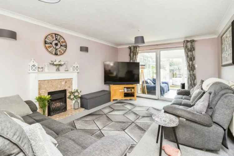 House For Sale in Sandford View, Teignbridge, England