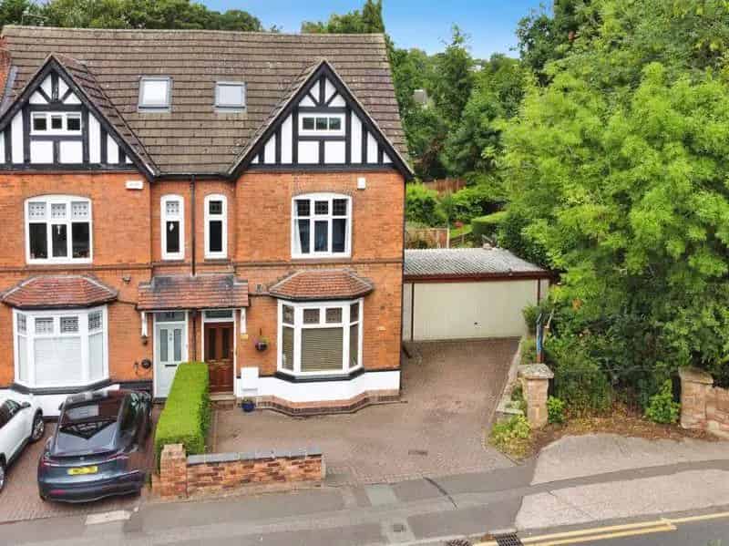 5 Bedroom Edwardian Semi-Detached House for Sale