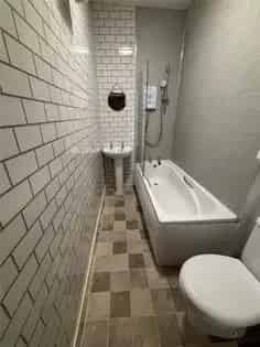 2 Bedroom House Aberdeen 68m² Fully Furnished Shared Garden Students