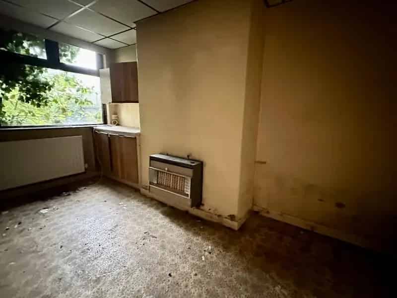3 Bedroom Mid Terrace House For Sale Via Modern Auction