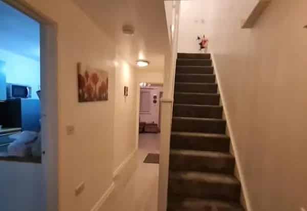 Large Property with Garden in Quiet Neighborhood