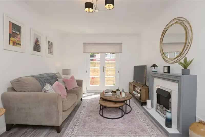 1 Bed Flat Broughton Edinburgh - Spacious Living Terrace Parking