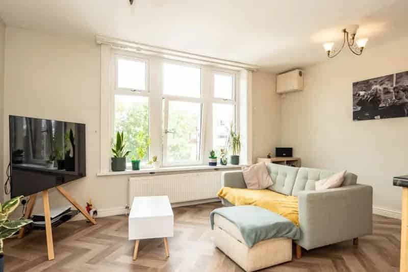 1 Bedroom Flat To Let - 496 SQ FT - Parking