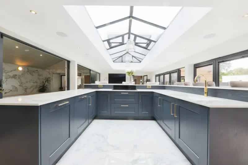 6 Bed Detached House with Indoor Pool Hessle