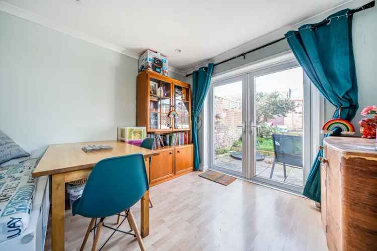 4 Bedroom Terraced House to Rent in Portsmouth
