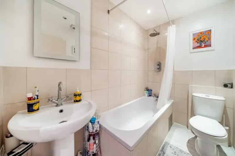 One Double Bedroom Flat Northcote Road Clapham Junction
