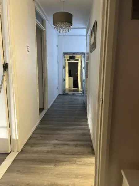 Flat For Rent in Eastbourne, England