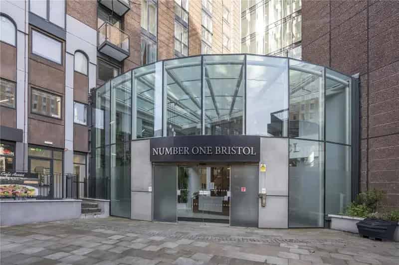 1 Bedroom Apartment Number One Bristol