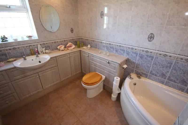 4 Bed House for Sale Detached Annexe Large Garden Double Garage