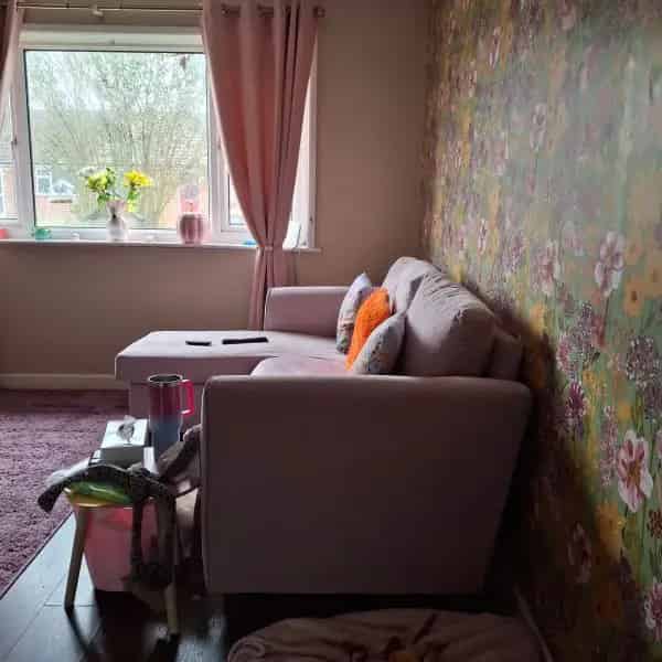 2 Bed Bungalow in Quiet Village Location