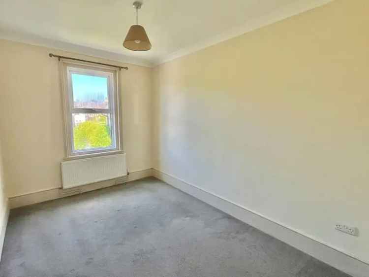 2 Bedroom Flat for Sale Lyminge Kent