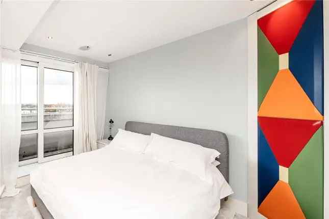 Flat for sale in Park Street, London SW6