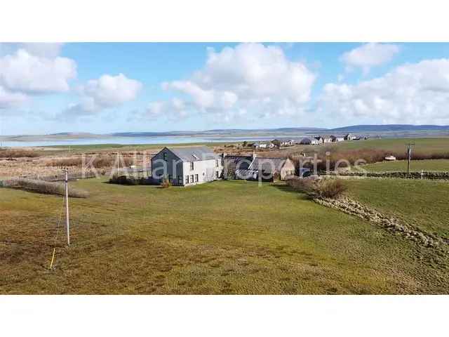 3 Bedroom Detached House with Loch Views For Sale