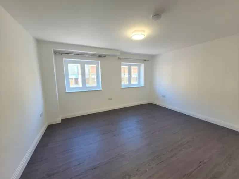 Flat For Rent , High Street, Maidenhead, England