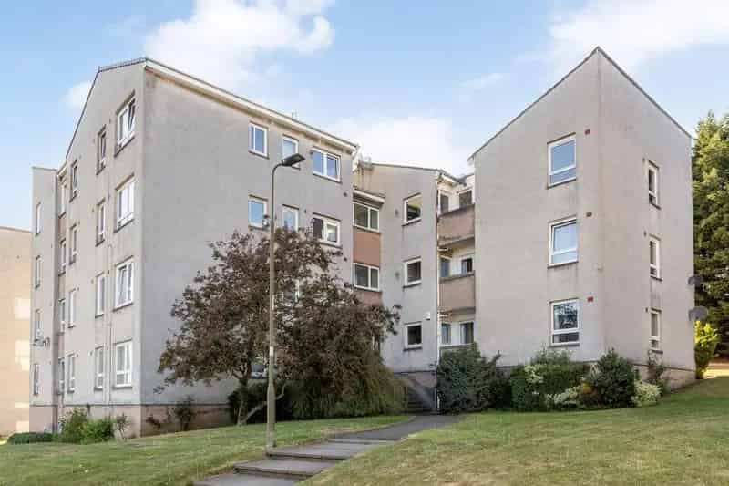 3 Bedroom Flat for Sale in Edinburgh