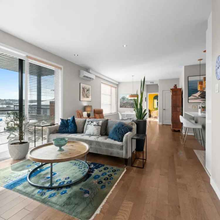 Luxury Condo for Sale near Lac Boivin