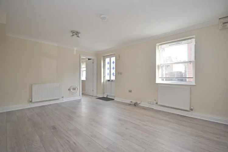 One Bedroom Maisonette near Crawley Town Centre