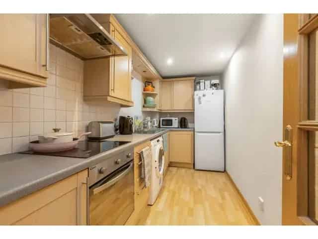 2 Bedroom Flat for Sale in Leith Edinburgh