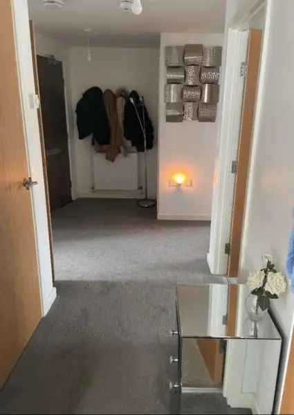 Flat For Rent in Falmouth, England