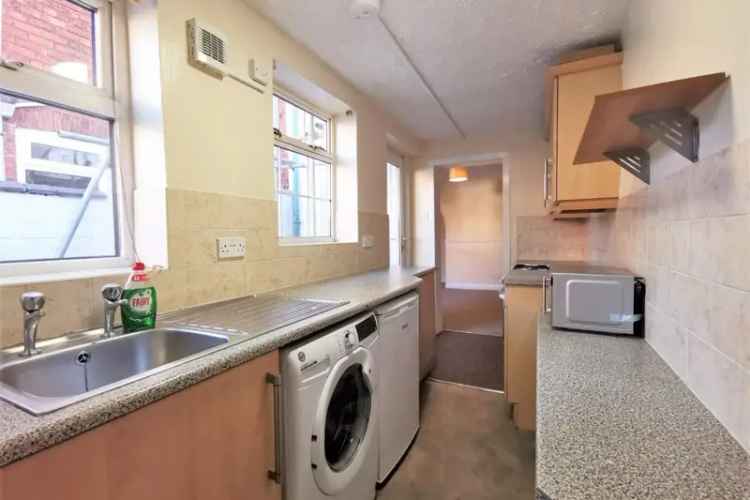 Northwich Terraced House Two Double Bedrooms Modern Fitted Kitchen