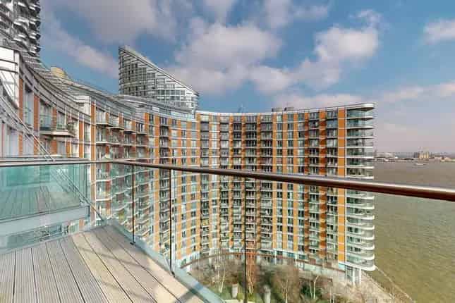 Flat for Sale Fairmont Avenue Canary Wharf E14
