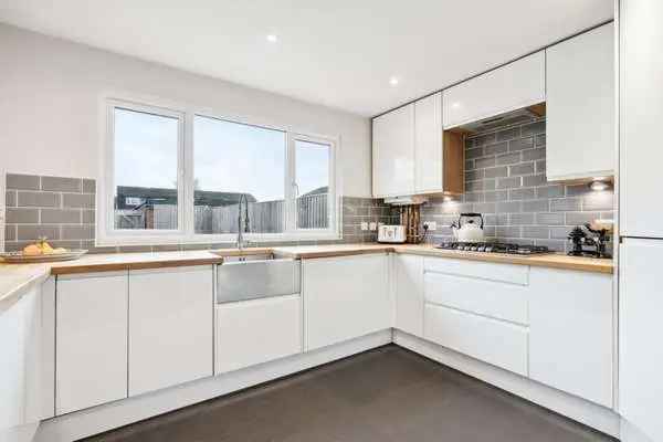 Orchard Way, Holmer Green, High Wycombe, Buckinghamshire, HP15 6RF | Property for sale | Savills