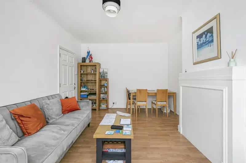 1 bedroom Flat
 For Sale