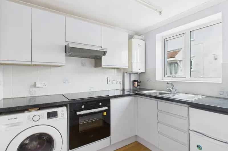 1 Bedroom Ground Floor Flat to Rent Bristol BS20