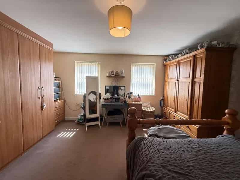 5 Bedroom House For Sale Tennant In Situ