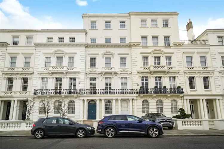3 Bedroom Flat London - Newly Refurbished Apartment with Garden Access