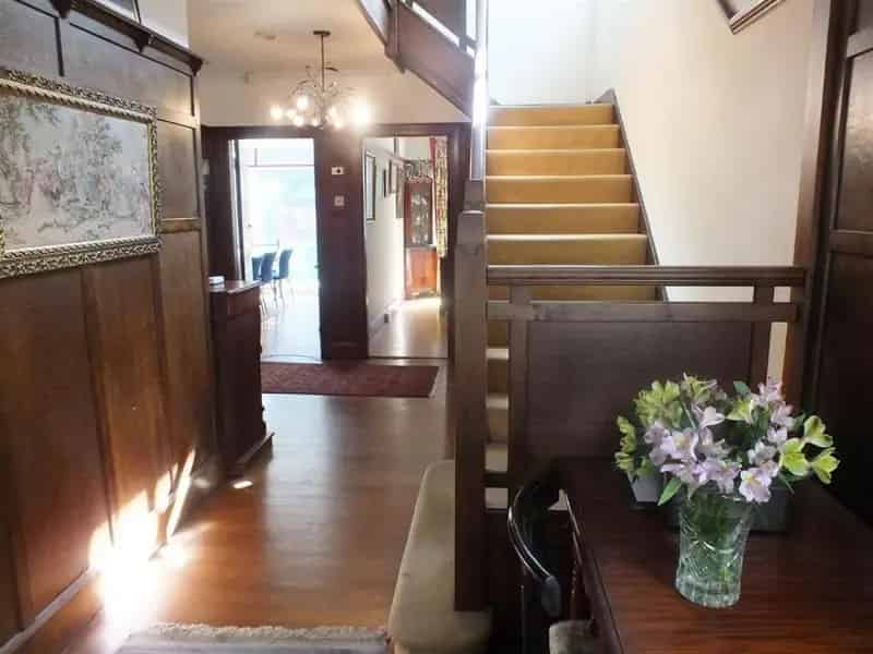 4 6 Bedroom Detached House with Annex and Surgery For Sale