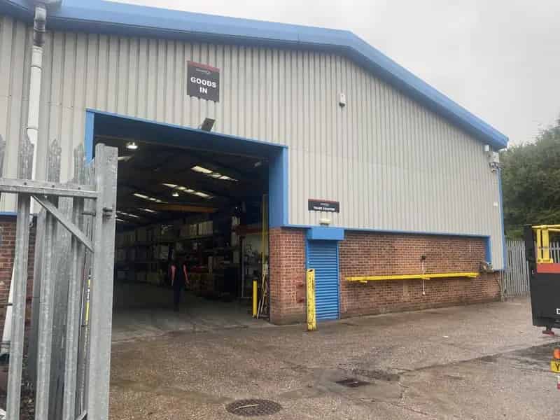 Bescot Industrial Estate Unit 9907 sq ft Warehouse Office Space