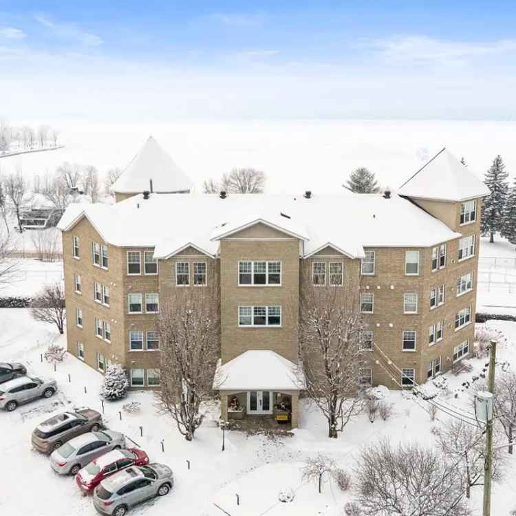 Luxurious 2-Bedroom Condo with Lake Memphremagog View