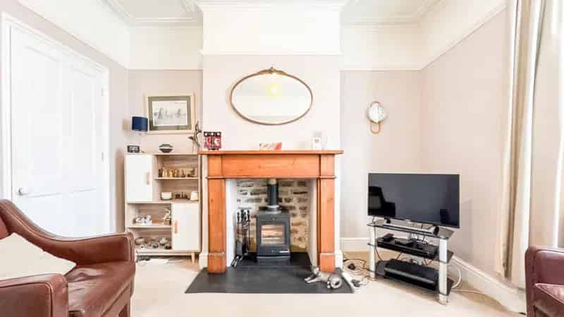2 Bedroom Victorian House For Sale - Windmill Hill