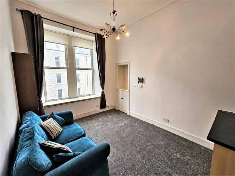 1 Bedroom Furnished Flat Near Union Street
